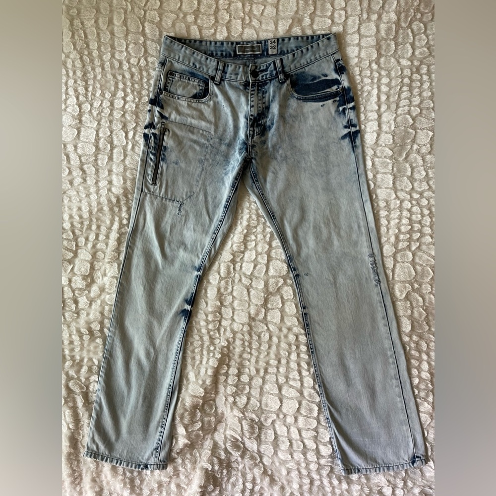 I.N.C International, Men’s pre-owned blue washed distressed jeans W34XL32. - Picture 2 of 14